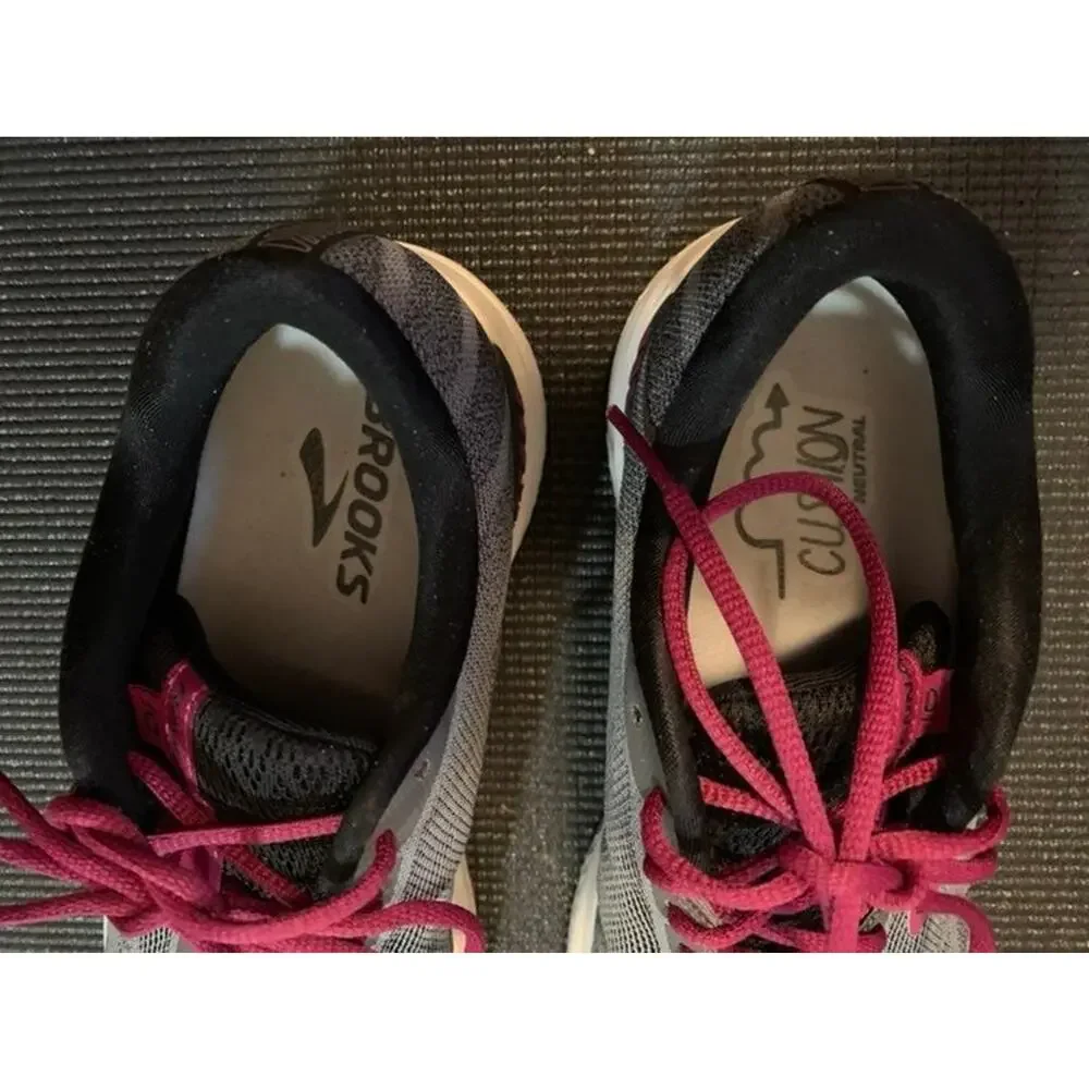 Womens's Brooks Ravenna 10 Running Sneakers Size 8